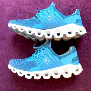 Women’s cloud-swift 2.0 trainers  size 9.5 running shoes